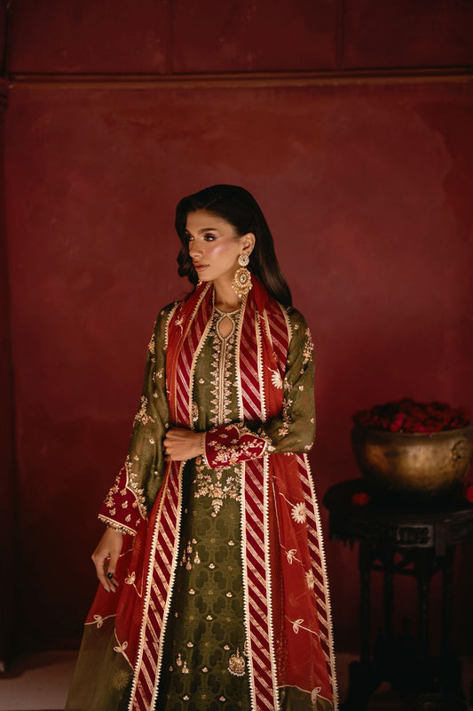 Mastering Minimal Jewellery for a Clean, Everyday Look