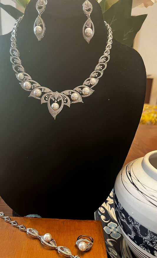 Silver Pearl Set